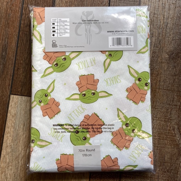 Star Wars Mandalorian Baby Yoda 70 Inch Round Vinyl Table Cloth New - Picture 5 of 7